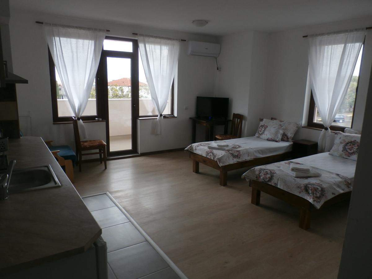 Aleksandrovo Apartments Exteriör bild